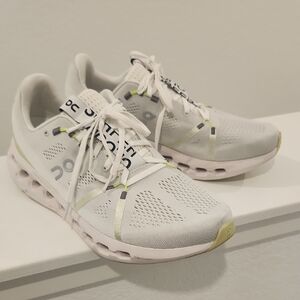 On Running Mens White and Gray Sneakers